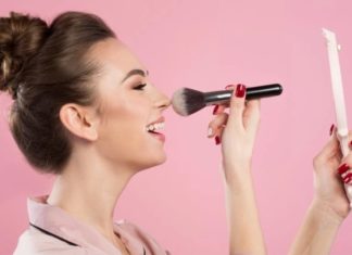 Makeup Tips for Middle-Aged Women to Look Youthful