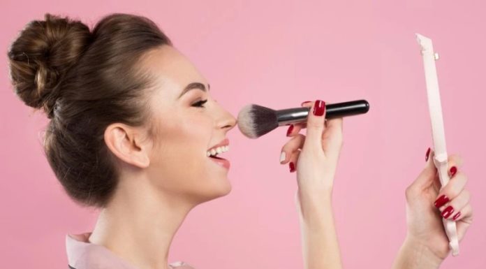 Makeup Tips for Middle-Aged Women to Look Youthful