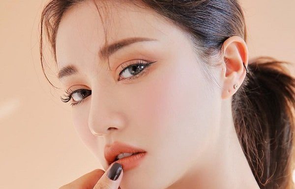 Natural but standout party makeup tips revealed