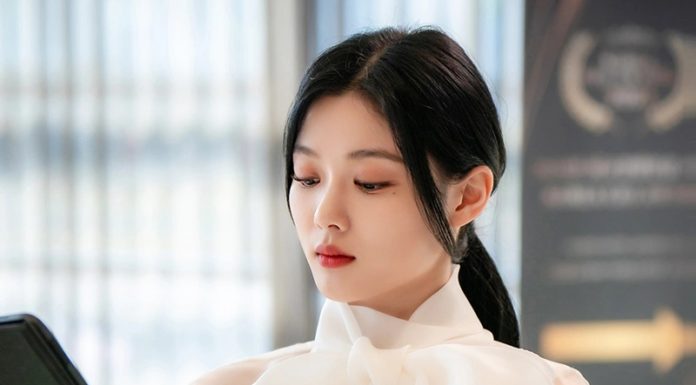 “Tips for a Classy Look: ‘National Sister’ Kim Yoo Jung’s 4 Suggestions to Achieve an Elegant Appearance”