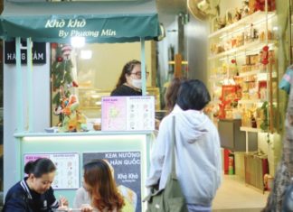 Unique Korean Baked Ice Cream in Heart of Hanoi for Cold Days