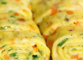 How to make perfectly soft and fluffy fried eggs that look like 4 eggs but are actually only 2 eggs