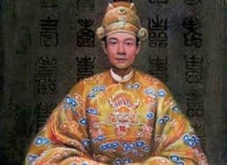Which Vietnamese king executed his father-in-law for corruption with the highest number of offspring?