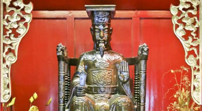 The most compassionate king in Vietnam’s history, renowned for his love for the people, admired by generations.