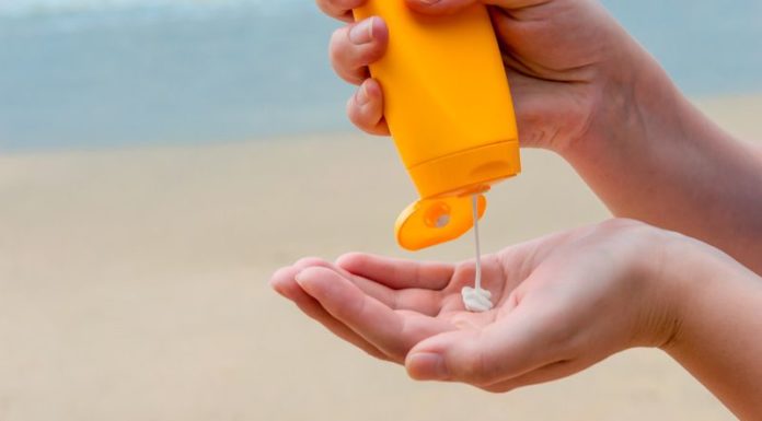 “Simple and Effective Methods for Applying a Vitamin E Face Mask at Home”