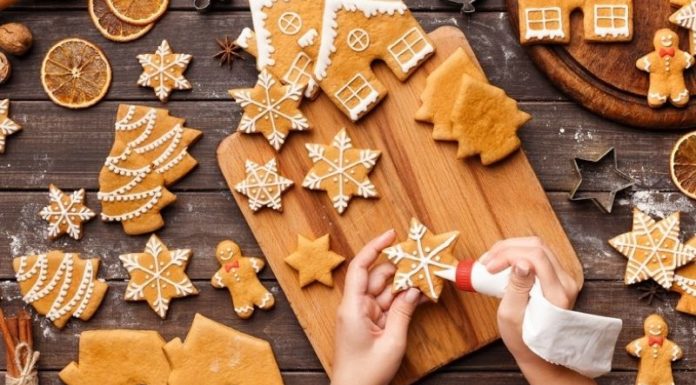 13 Delicious Traditional Christmas Cakes to Enjoy During the Holidays