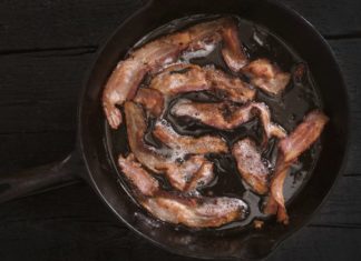 10 Common Mistakes Everyone Makes When Cooking