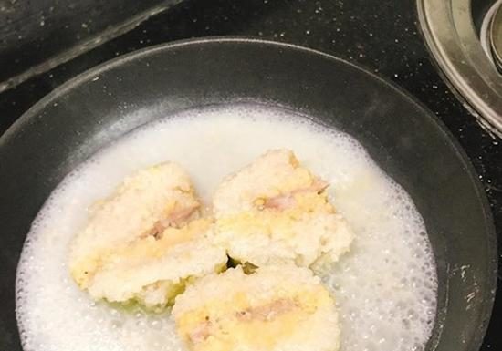 Crispy Fried Banh Chung: Add this to the pan for a crunchy, non-greasy crust