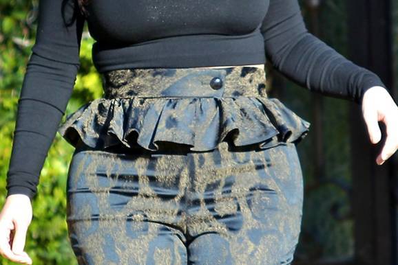 “10 Clothing Mistakes That Make You Look Less Slimmer and Attractive”