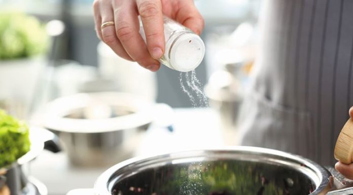 4 Ways Salting Enhances the Flavor of Food