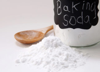 “How to Remove Unsightly Yellow Stains from Refrigerators: 5 Strategies”