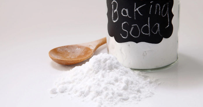 “How to Remove Unsightly Yellow Stains from Refrigerators: 5 Strategies”