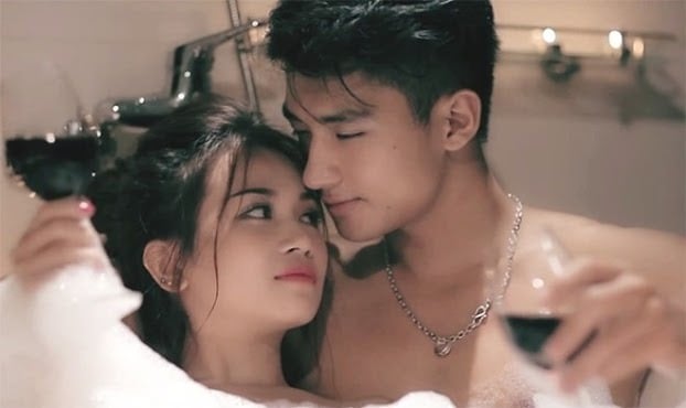 Why couples should avoid bathing together? Turns out for this reason