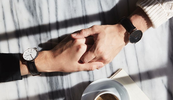 Which Hand is More Convenient for Wearing a Watch: Left or Right?