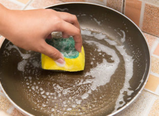 How to Clean Non-Stick Pans Easily at Home – 8 Tips