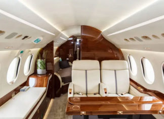 9 Tips for the Ultimate Travel Experience of a Female Flight Attendant