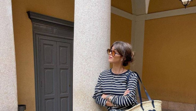 5 Luxurious and Easy-to-Wear Styles of Tops Endorsed by French Women