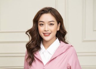 3 Stylish Coat Colors that Flatter Women over 30