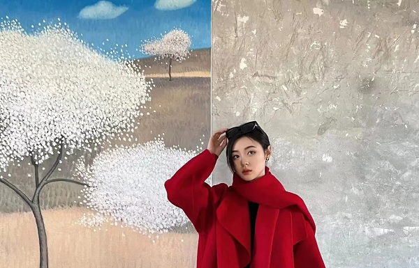 Gorgeous Outfit Ideas: Long Coat Styles to Rock on New Year’s Day for a Stunning Look