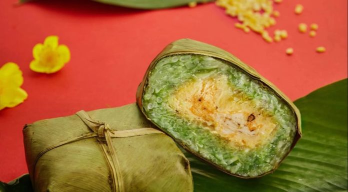 Preparing the necessary dishes for the ancestral worship tray on the occasion of the Golden Rooster Year 2024 Tet