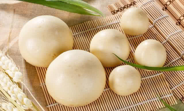 Keep Your Buns Fresh for Longer with This Simple Storage Method