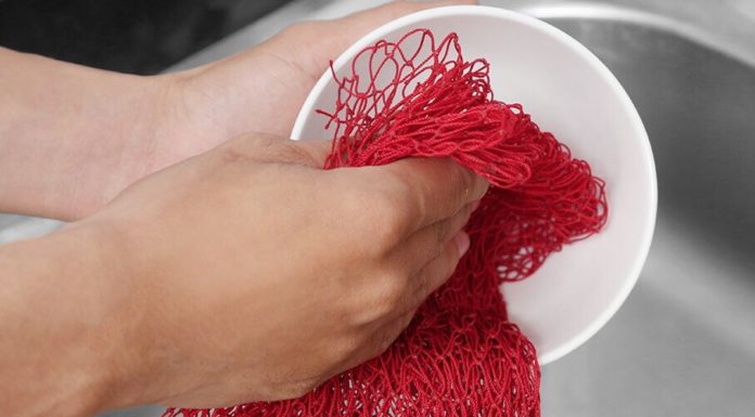 Rinsing utensils before washing is a mistake! Bacteria will increase 7 times if dishes are not properly washed