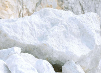 Using Betel Lime as a Natural Home Remedy for Unconventional Hair Removal Technique Shared Online