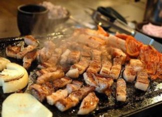 “Discover the Quick and Simple Solution to Eliminating Unpleasant Smells from Your Clothes”