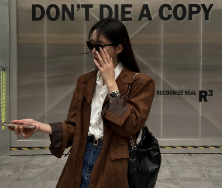 Mixing Blazers with These 4 Types of Tops Guarantees Chic and Modern Style with a Youthful Twist