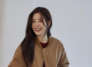 This familiar item will be the highlight of any winter outfit