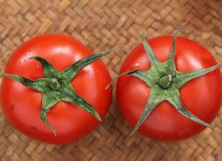 Don’t squeeze tomatoes when buying, remember these 5 things to choose ripe, natural, and pesticide-free ones