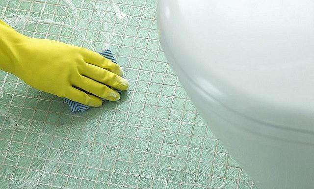 5 Simple Steps to Quickly Clean Your Bathroom in Under 5 Minutes