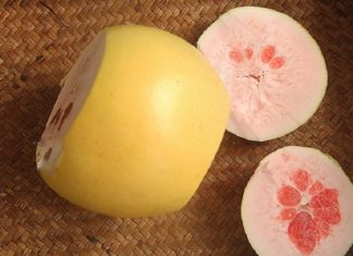 The Ultimate Guide to Peeling a Pomelo: A Bitter-Free Experience