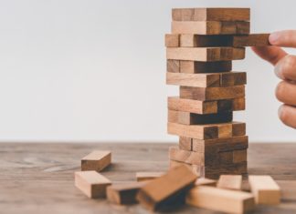 How to Play Jenga – Tips and Tricks to Win Quickly