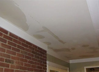 “How to Effectively Fix Ceiling Cracks to Prevent Water Leaks in Your Home”
