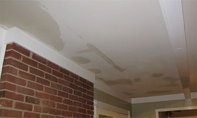 “How to Effectively Fix Ceiling Cracks to Prevent Water Leaks in Your Home”
