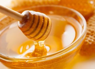 How to Enjoy Glowing Skin After the Tet Holiday Using Honey