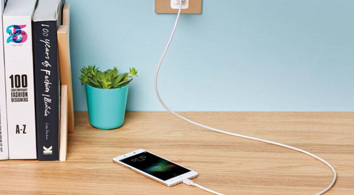 Troubleshooting a Phone That Claims to Be Charging But Won’t Power Up