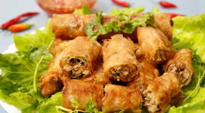 Traditional Tet preparation: How to wrap nem without it getting soggy for 1-2 hours