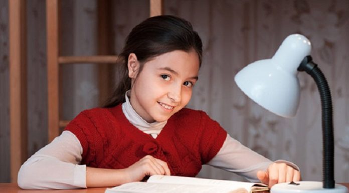 How to Use Desk Lamps to Combat Myopia in Kids