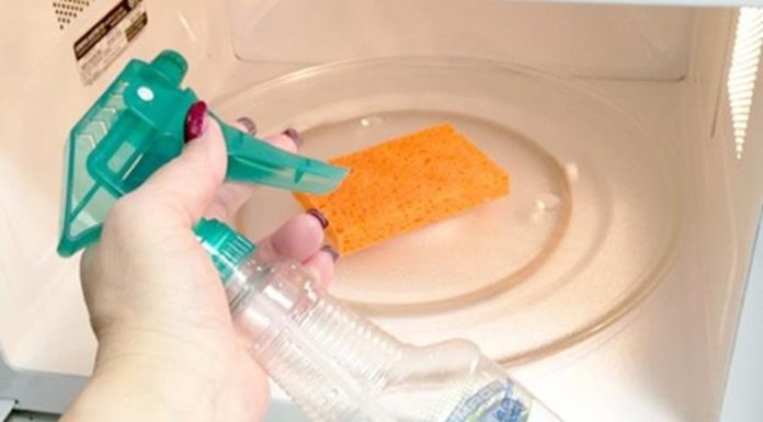 How to Get Rid of Burnt Food Stains in the Microwave