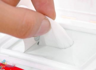 How to Quickly and Easily Remove Lipstick Stains from Clothes – 5 Tips