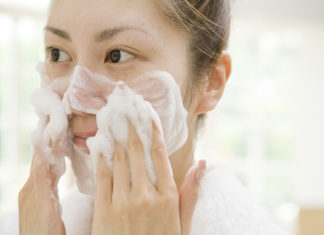 7 Easy Steps to Nailing Summer Makeup with Oily Skin