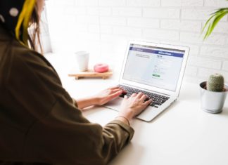 Quickest Ways to Write Bold Text on Facebook for More Attention