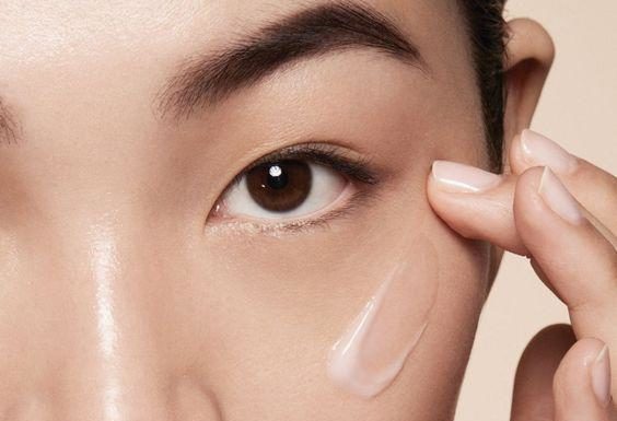 The familiar beverage type sleeping mask helps brighten and rejuvenate the skin.