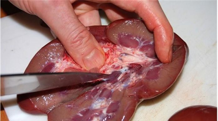 Aromatic and tasty dish: Pour a cup of white wine into the pig’s liver without worrying about the smell, and see the magic happen!