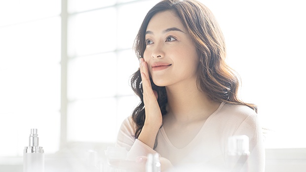 Tips for maintaining radiant skin during the fall season