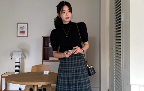 10 Stylish A-line Skirt Outfit Formulas to Flatter Your Figure, Perfect for Tet