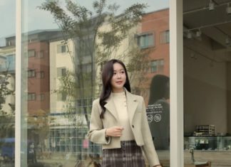 10 Easy and Versatile Outfit Ideas for Skirt Lovers