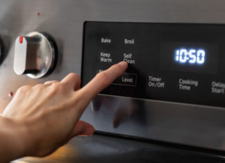 Exploring the Benefits of an Automated Oven Cleaner